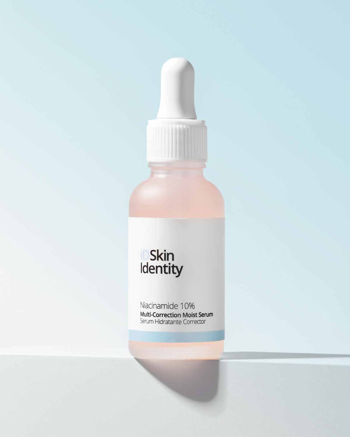 Moisturizing serum with 10% niacinamide