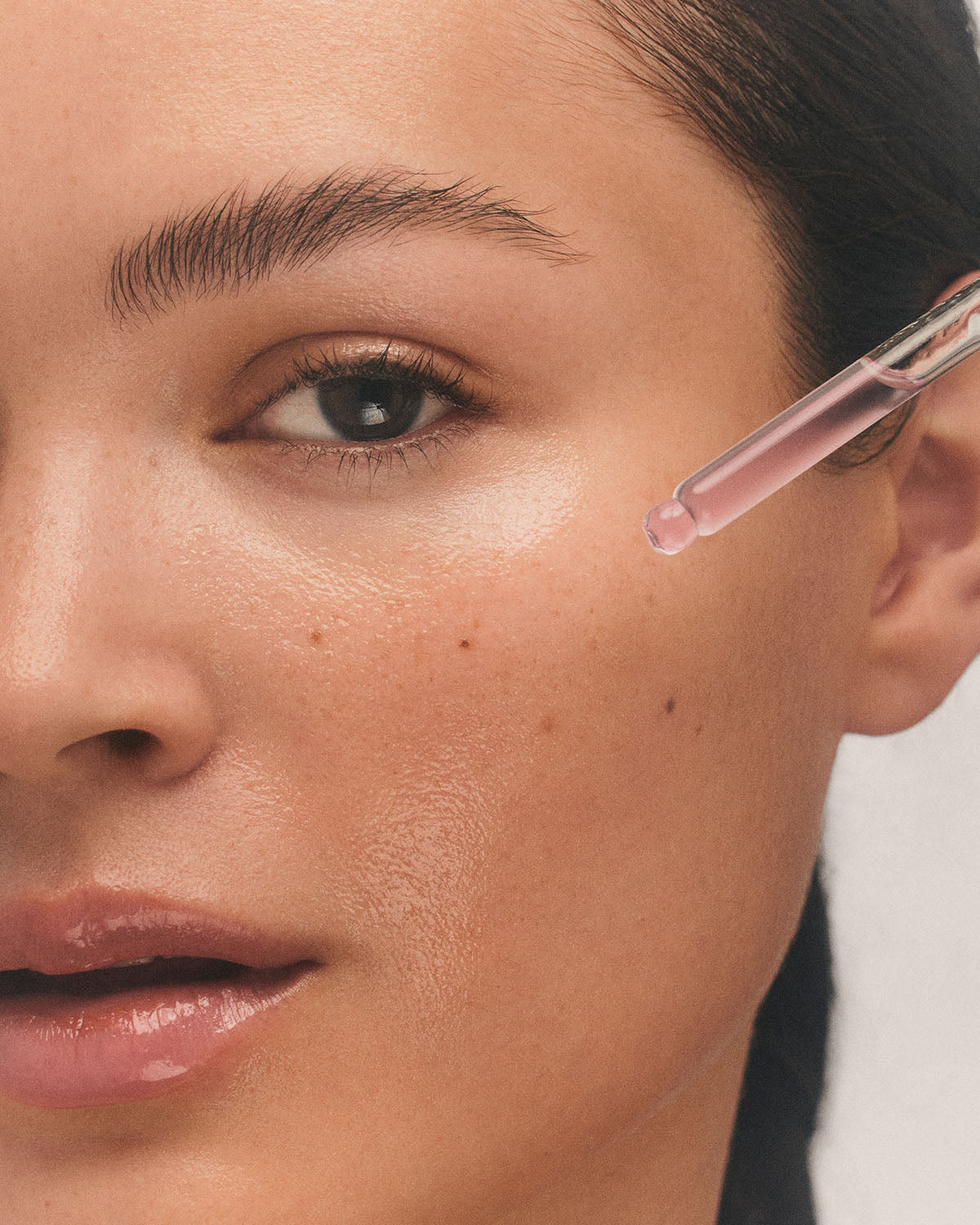 Moisturizing serum with 10% niacinamide