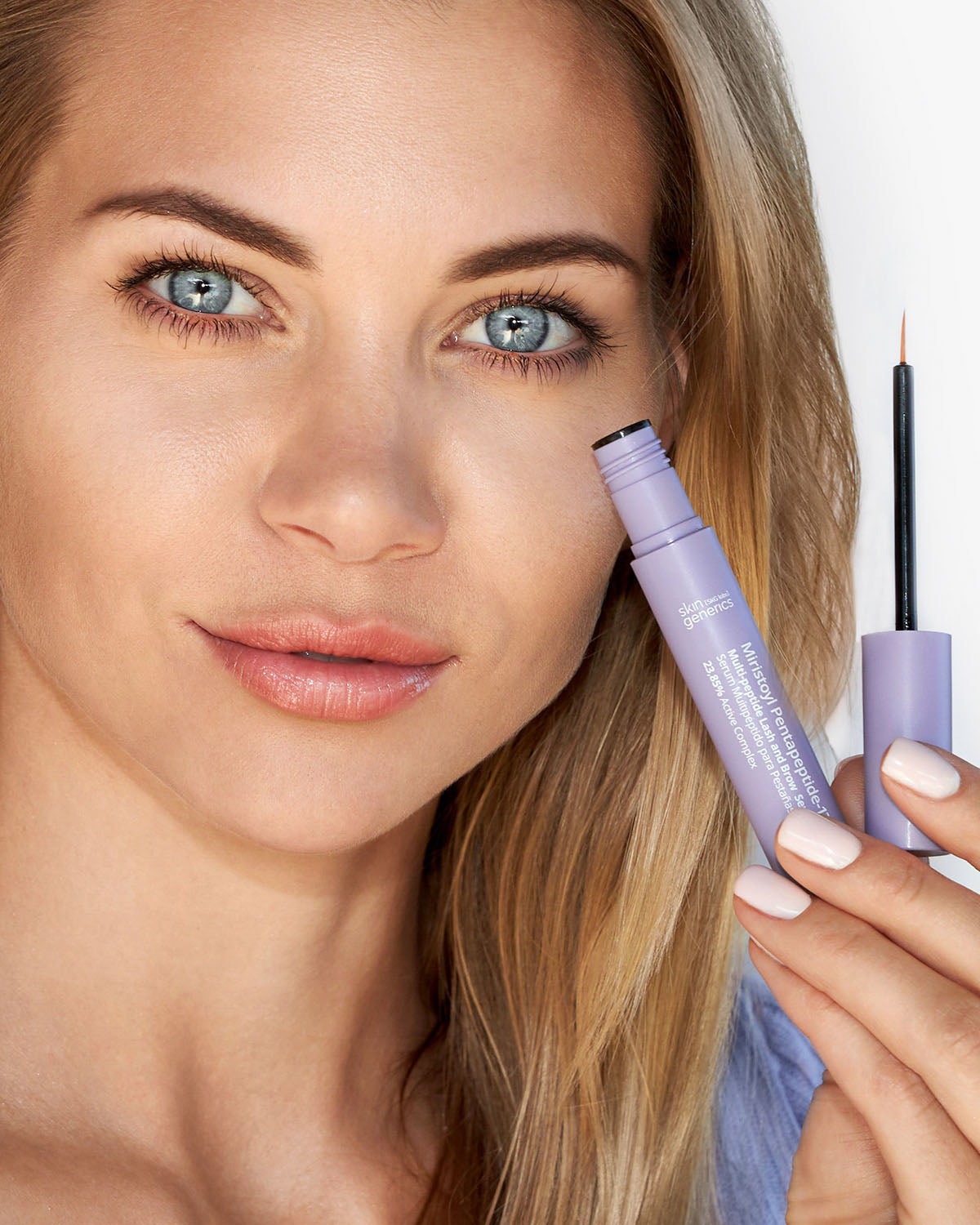 Sérum para pestañas y cejas con Myristoyl Pentapeptide-17