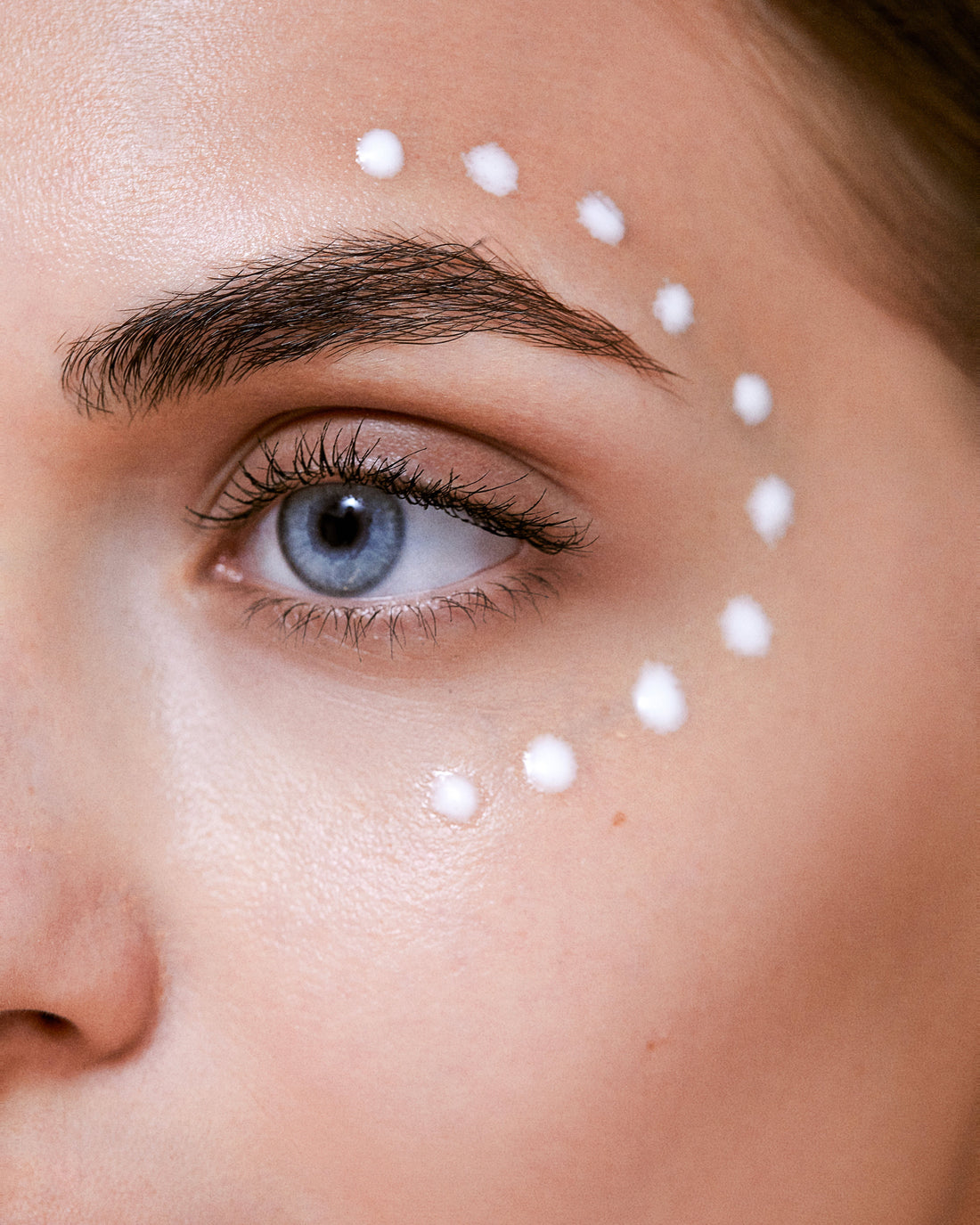 ¿Qué es y para qué sirve el contorno de ojos?