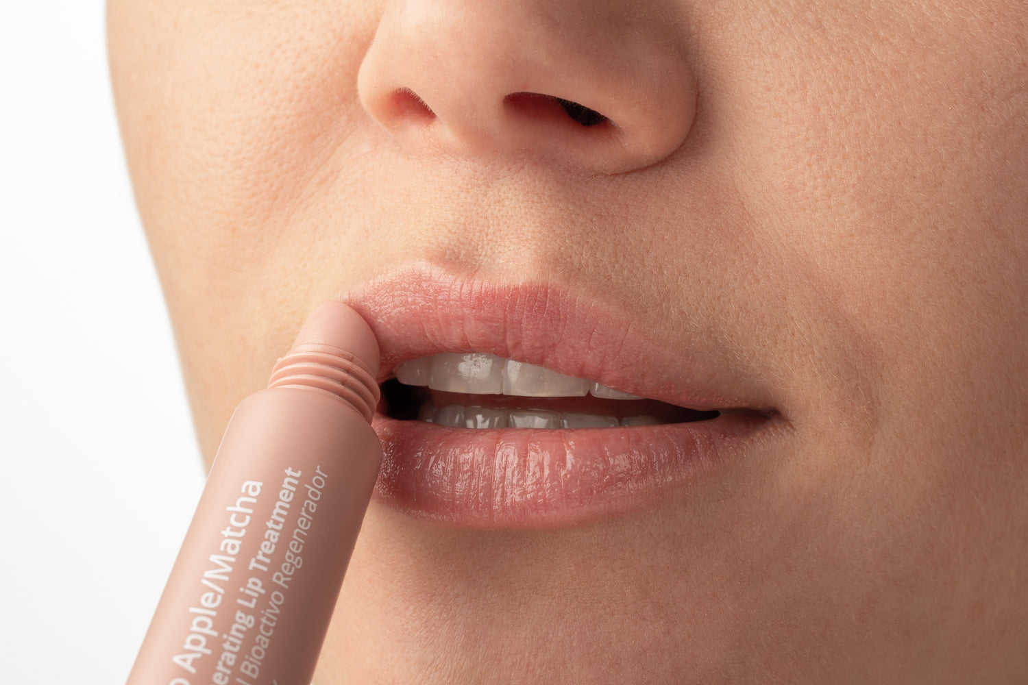 Lip treatment with Peptides